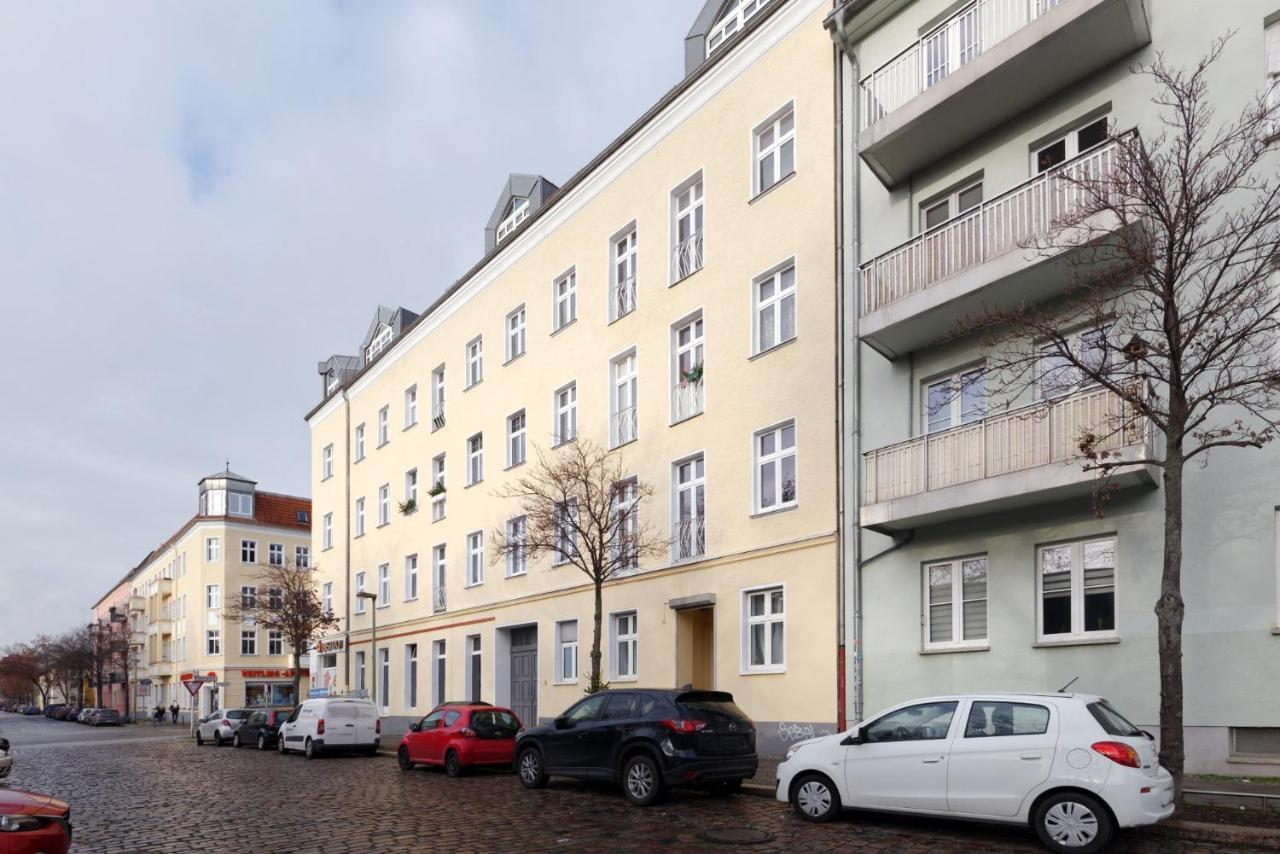 Lichtenberger Apartment with nice Chesterfield Room for 4 People Berlin Exterior foto
