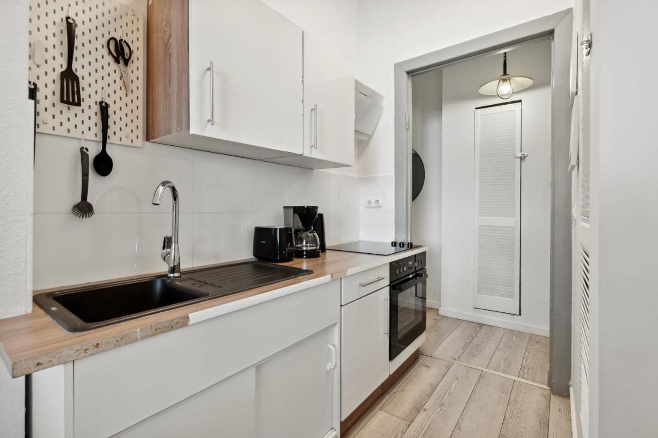 Lichtenberger Apartment with nice Chesterfield Room for 4 People Berlin Exterior foto