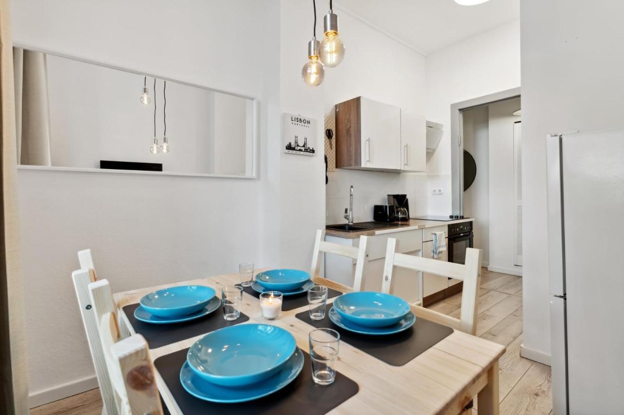 Lichtenberger Apartment with nice Chesterfield Room for 4 People Berlin Exterior foto