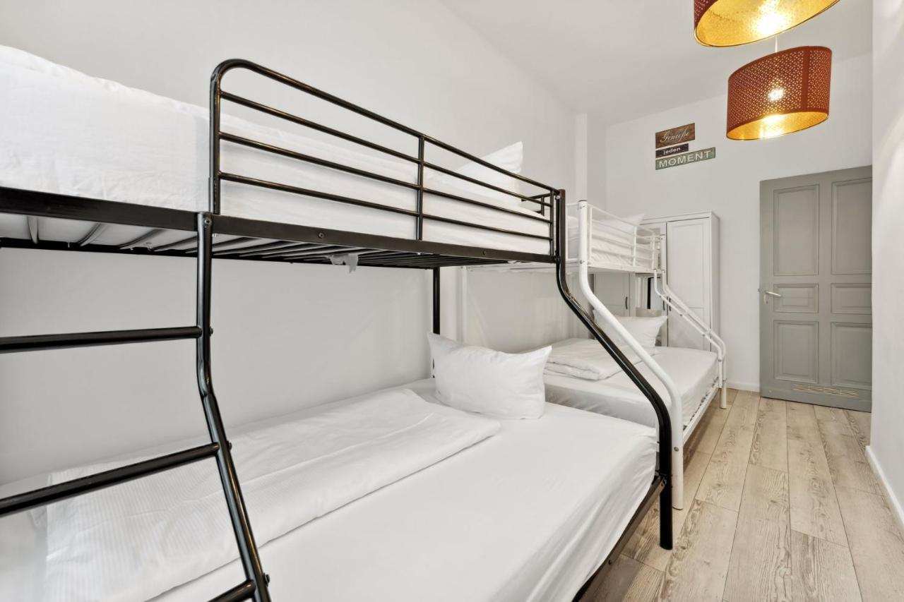 Lichtenberger Apartment with nice Chesterfield Room for 4 People Berlin Exterior foto