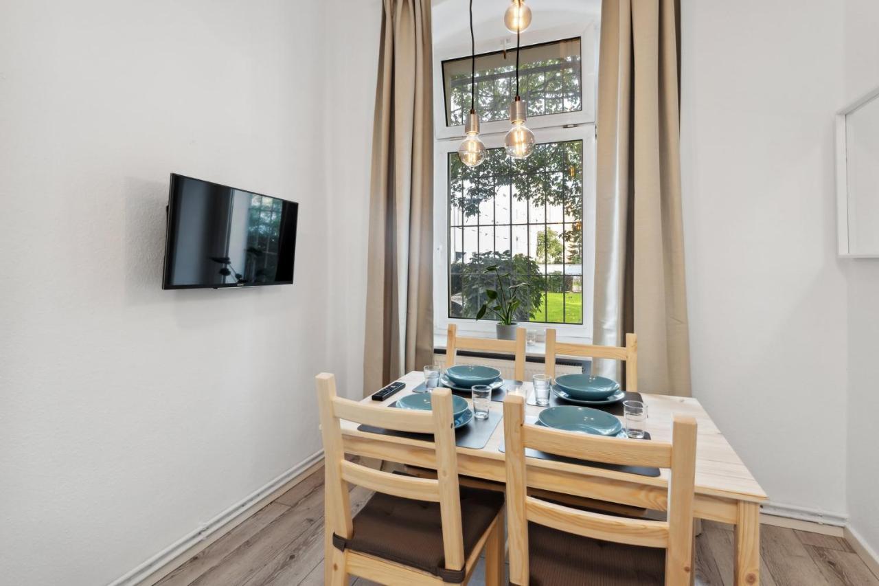 Lichtenberger Apartment with nice Chesterfield Room for 4 People Berlin Exterior foto