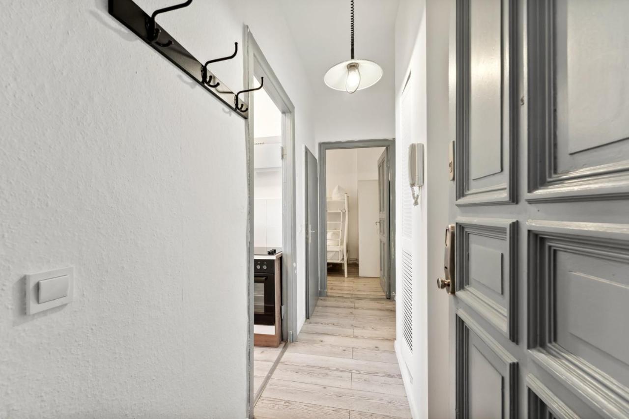 Lichtenberger Apartment with nice Chesterfield Room for 4 People Berlin Exterior foto
